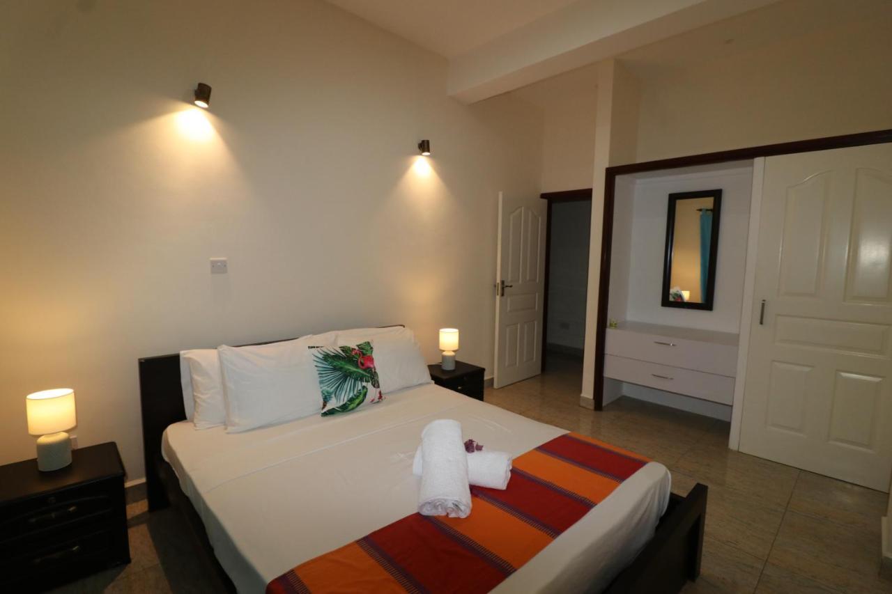 Le Ronce Villa Anse Royale Exterior photo