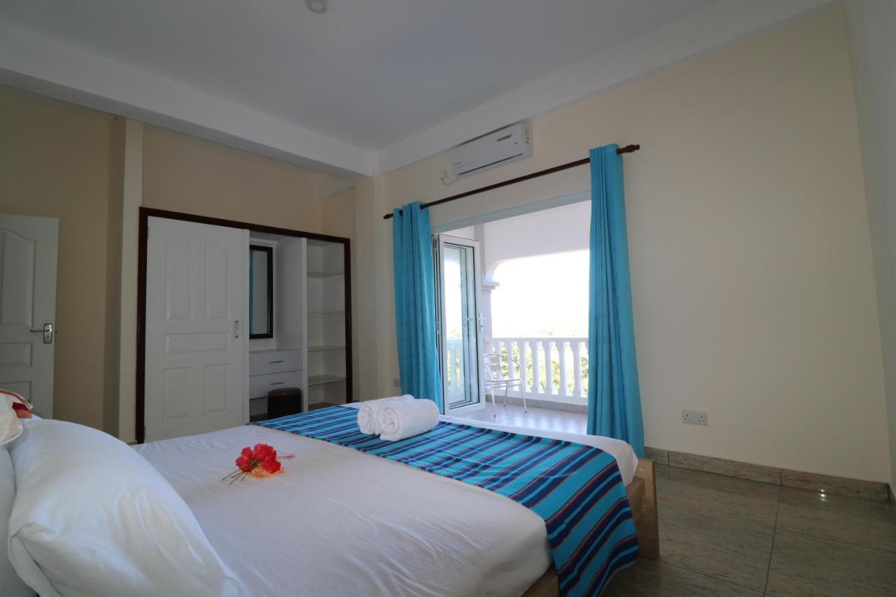 Le Ronce Villa Anse Royale Exterior photo